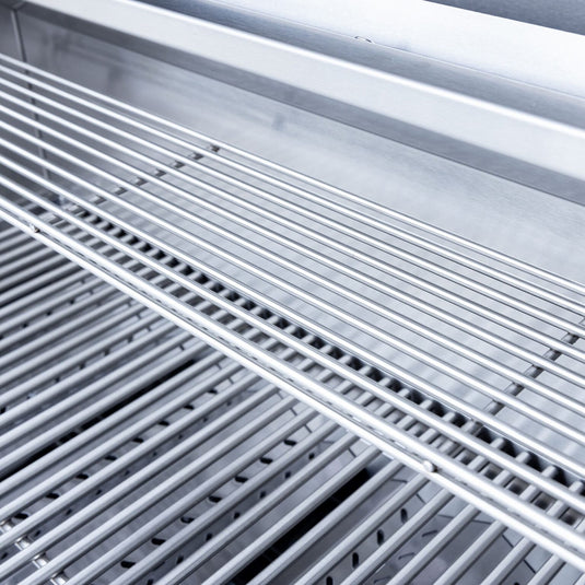 Summerset Sizzler 32″ Built-in Grill – Front view showing stainless steel construction, burner controls, and grilling surface