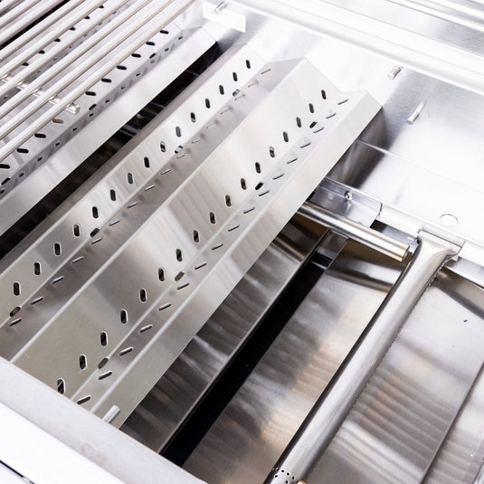 Summerset Sizzler 32″ Built-in Grill – Front view showing stainless steel construction, burner controls, and grilling surface