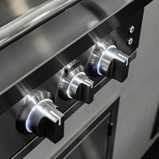 Summerset Sizzler Pro 40″ Built-in Grill with LED lighting and stainless steel construction