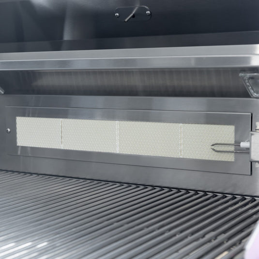 Summerset Sizzler Pro 40″ Built-in Grill with LED lighting and stainless steel construction