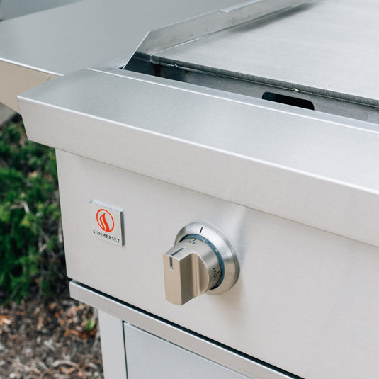 Summerset 30″ Griddle Pro Built-In – Commercial-Grade Stainless Steel Outdoor Gas Griddle with LED Lighting and Removable Lid