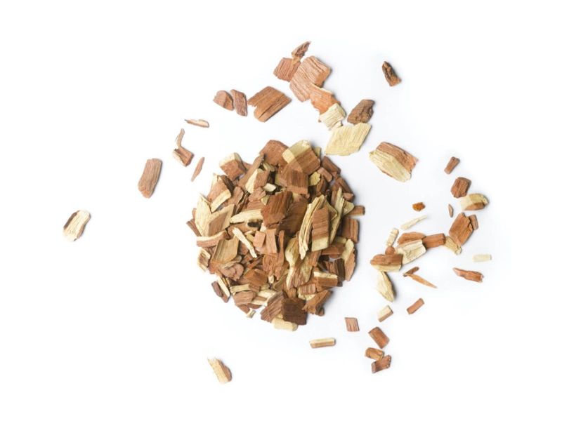 Load image into Gallery viewer, Napoleon Maple Wood Chips made from kiln-dried sugar maple, perfect for enhancing the flavor of pork, poultry, fish, and more. Ideal for gas, charcoal, and electric grills.
