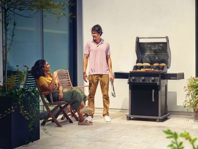 Load image into Gallery viewer, Napoleon-Rogue-425-3-Burner-Gas-Grill-Black
