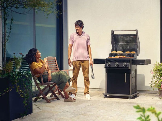 Napoleon-Rogue-425-3-Burner-Gas-Grill-Black