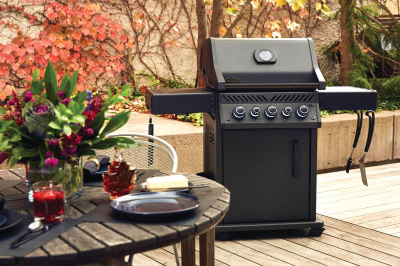 Load image into Gallery viewer, Napoleon Phantom Rogue® SE Gas Grill 425 RSIB
