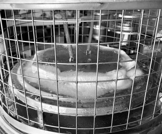 ROUND CAP DAMPER AIR INSULATED 1/2" MESH