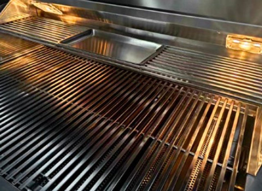 TrueFlame 32" 4-Burner Built-In Gas Grill