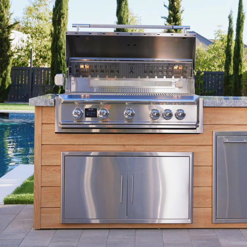 Load image into Gallery viewer, Blaze LTE PRO 40-Inch 5-Burner Built-in Gas Grill with Digital Temperature Screen and Rear Infrared Burner
