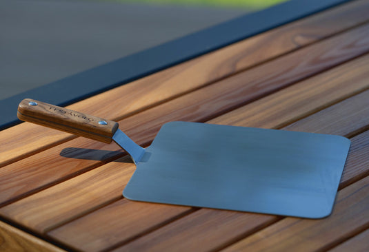 Festavolo Pizza Peel made of stainless steel with thermo-ash handle