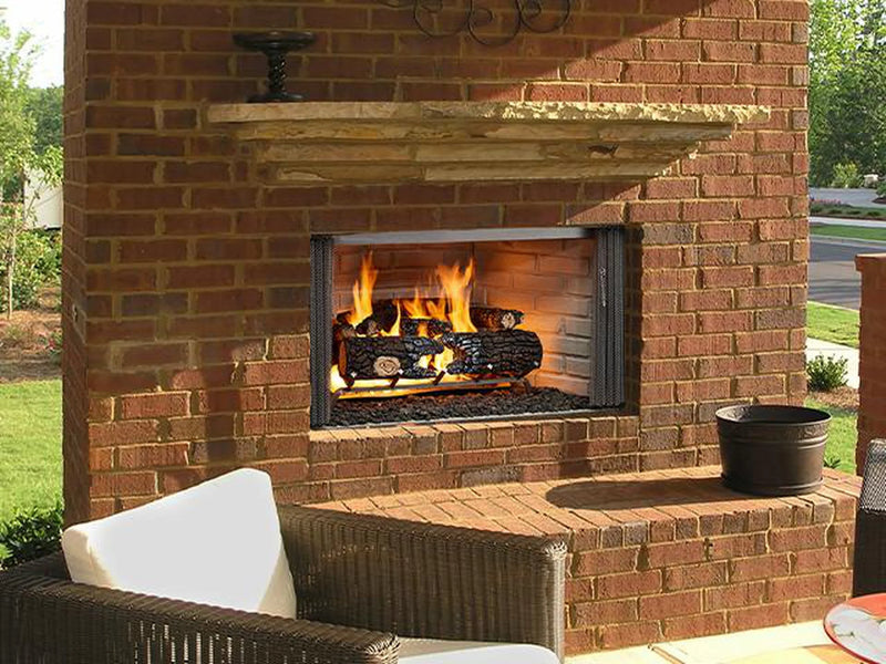Load image into Gallery viewer, Majestic Villawood 42 inch Traditional Outdoor Wood Burning Fireplace with herringbone brick refractory interior and stainless steel mesh curtain screens
