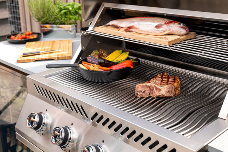Load image into Gallery viewer, Napoleon Built-In 500 Series 32-inch Grill Head with stainless steel construction and four burners for outdoor kitchen installation
