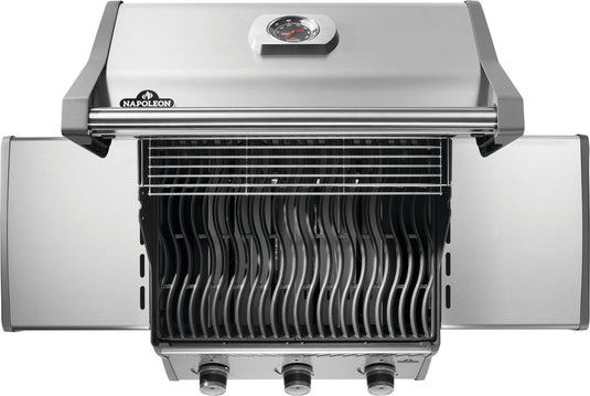 Napoleon Rogue® 425 Gas Grill with 3 Burners