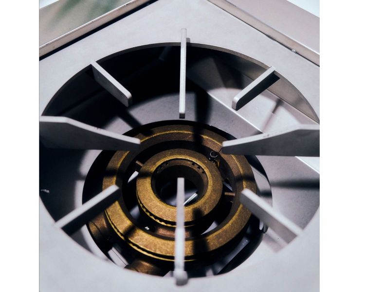 Load image into Gallery viewer, Twin Eagles 24-inch built-in gas power burner with reversible heavy duty grate and stainless steel lid outdoor kitchen
